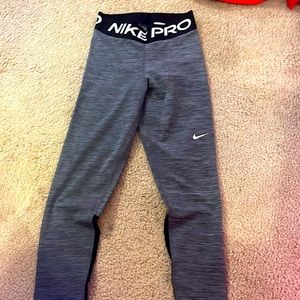 black and grey nike leggings